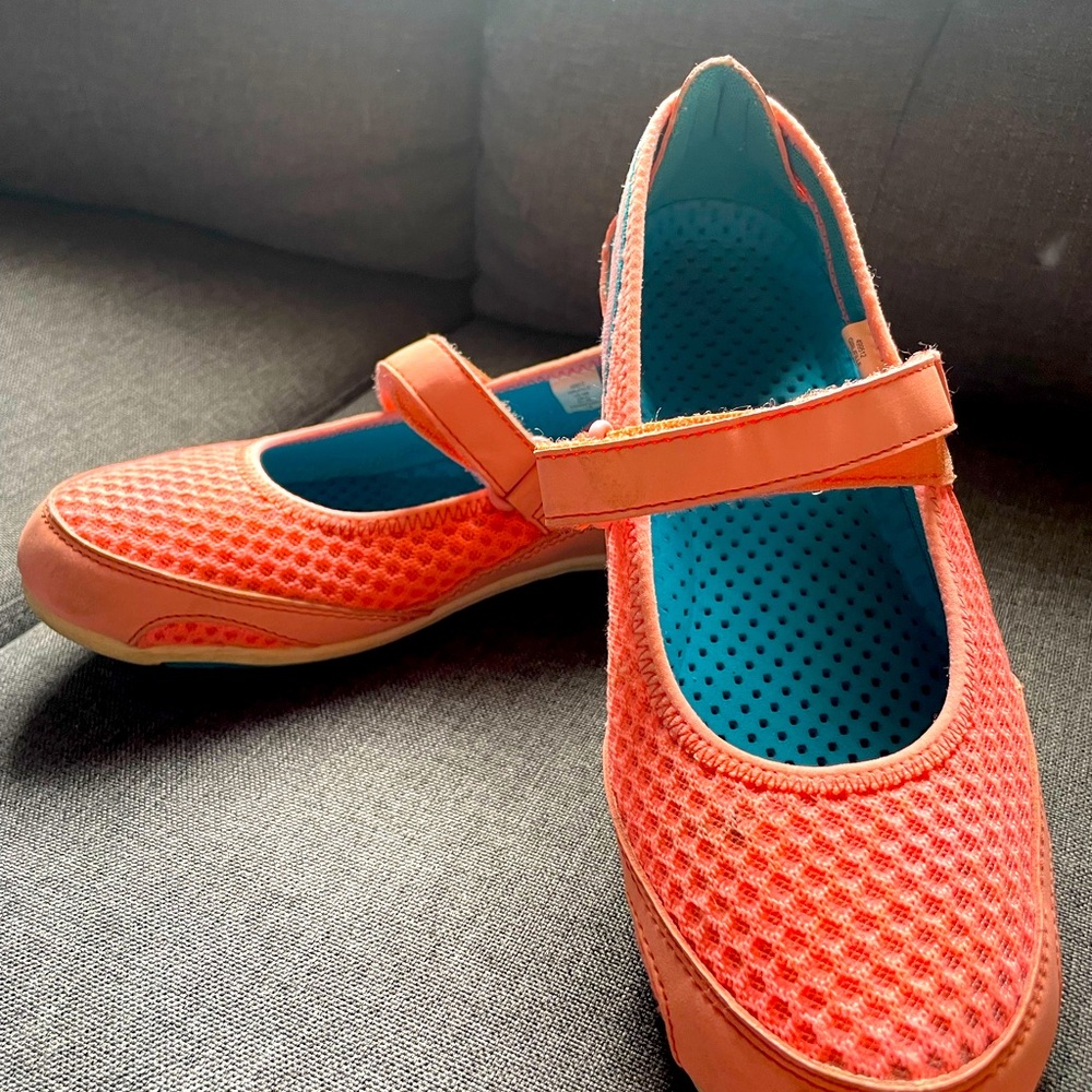 Youth water and terrain shoes